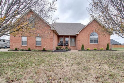 1715 Arrowhead Dr, Lebanon, TN 37087-4852
