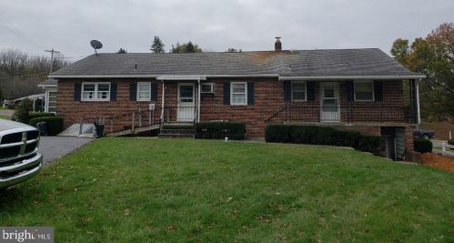 2649 Bernville Rd, New Schaefferstown, PA 19506-8219