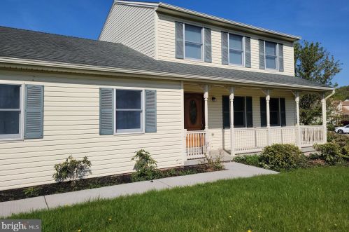 333 Lamp Post Ln, Etters, PA 17319-8941