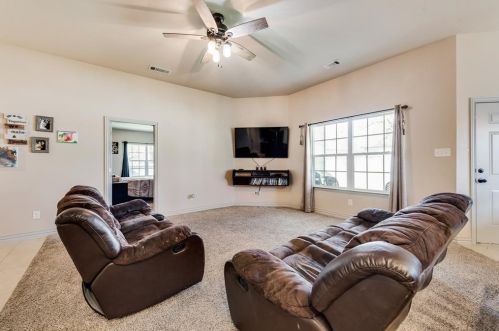 209 3 St, Valley View TX 76272-5403 exterior