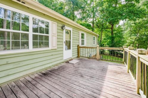 3884 Dollar Cir, Suwanee GA  30024-2338 exterior