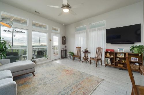 721 Bayshore, Morgans Point TX 77571 exterior