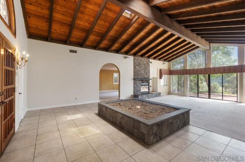 42650 Riki Ln, Temecula, CA 92590-3926