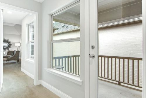 2240 Longwood Dr, Carrollton TX 75010-4911 exterior