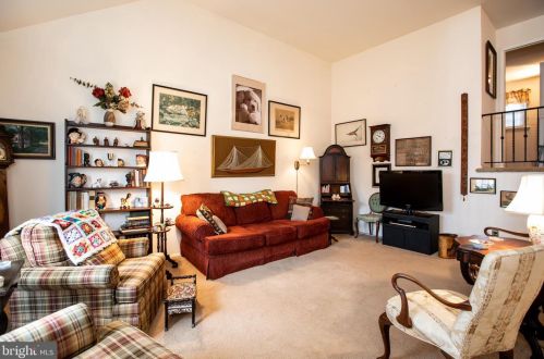 53 Brighten Dr, Trenton, NJ 08619-1611