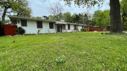 1326 English St, Irving TX  75061-4950 exterior