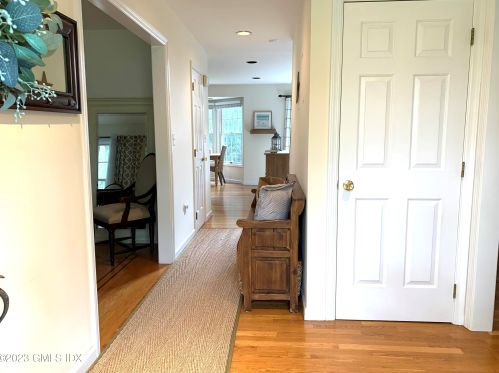 2 Circle Dr, Greenwich CT  06830-6742 exterior