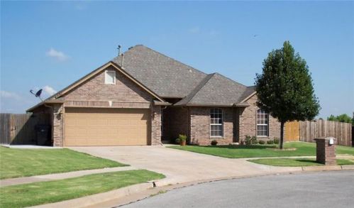 4721 Elk Creek Dr, Yukon, OK 73099-2300