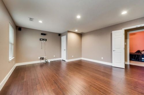 5568 Thunder Bay Dr, Fort Worth TX  76119-8505 exterior