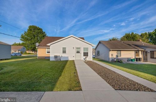 750 Walnut St, Hanover PA 17331-2051 exterior