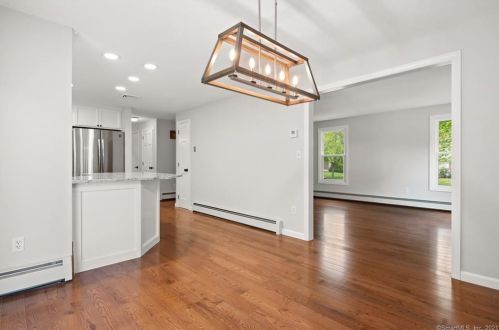 208 Lefoll Blvd, Wapping CT  06074-4261 exterior