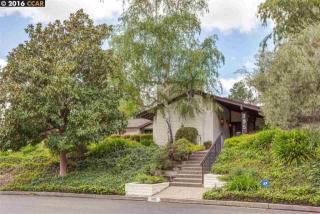 395 Fernwood Dr, Moraga, CA 94556-2149
