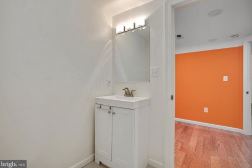 1611 Noyes Dr, Silver Spring MD 20910-2224 exterior