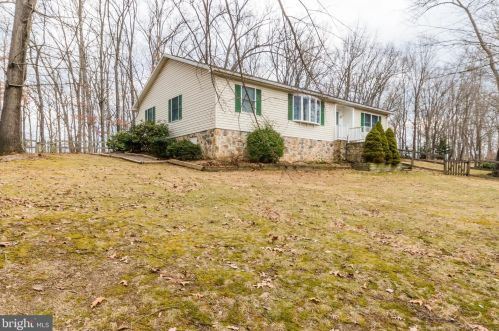 275 Winstead Rd, Berkeley Springs, WV 25411-7152