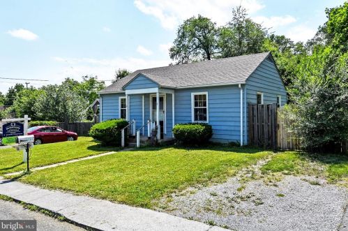 101 18th St, Purcellville, VA 20132-3127