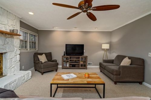 3862 Ensign Dr, Atlanta GA  30341-1836 exterior