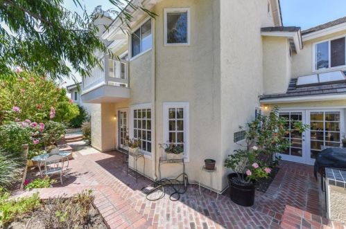 15 Sunrise, Irvine CA  92603-3719 exterior