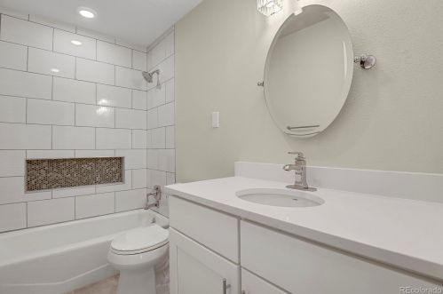 1884 Elm St, Denver CO  80222-4440 exterior