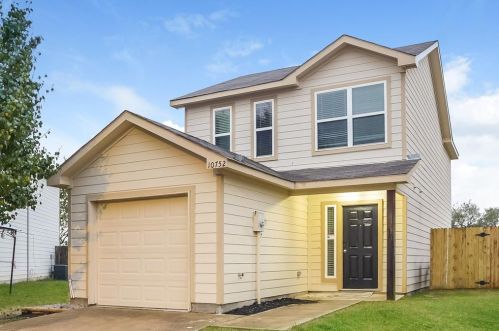 10752 Many Oaks Dr, Fort Worth TX  76140-5447 exterior