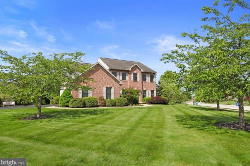 2816 Barkhill Rd, York, PA 17404-6637