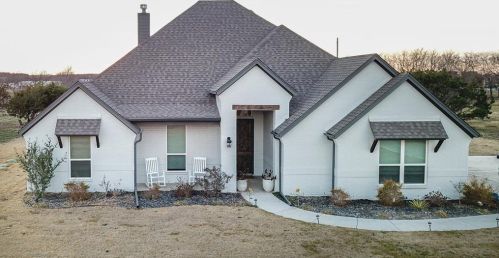 350 Martha Ln, Fort Worth, TX 76126-5551