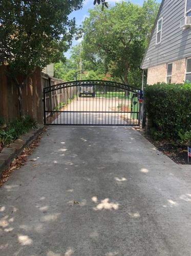 3001 Ridgedale Dr, Garland TX 75041-3326 exterior