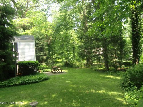 56 Winthrop Dr, Riverside, CT 06878-1912
