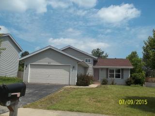 311 Joyce Ave, Rockford, IL 61107-6322