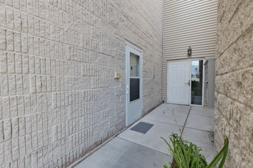 724 Gary Ave, Carol Stream IL  60188-1840 exterior