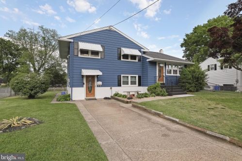 4 Goldy Dr, Gloucester, NJ 08030-1317