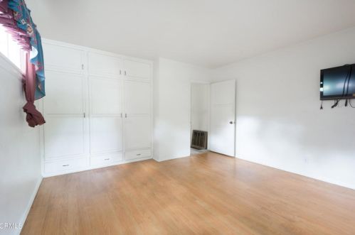 3213 Park Vis Dr, Glendale CA 91214-3355 exterior