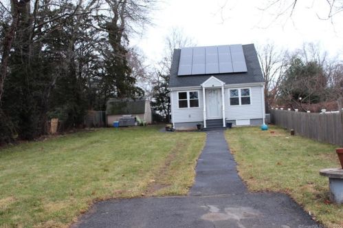 12 Shelton Ave, Waterbury, CT 06716-3239