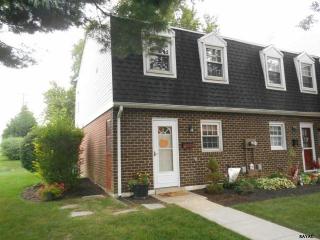 729 Hardwick Pl, York, PA 17404-1962