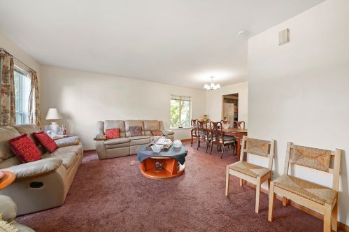 585 Red Barn Trl, Lemont, IL 60490-3150