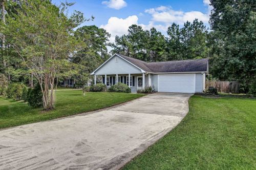 203 Halifax Dr, Woodbine, GA 31569-3636