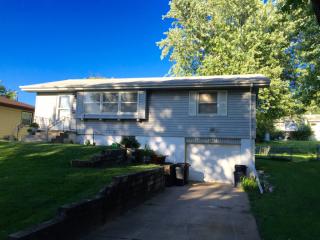 5547 61st Ave, Omaha, NE 68104-1613