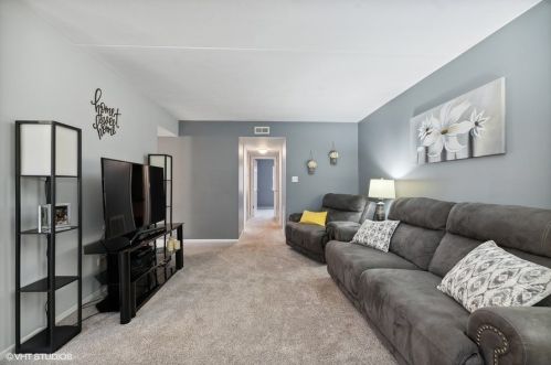 8124 169th St, Tinley Park, IL 60477-7818