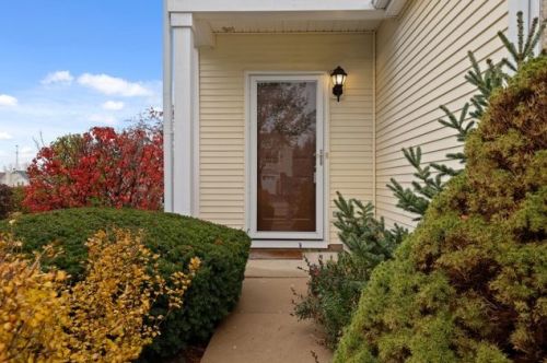 2049 Limestone Ln, Carpentersville, IL 60110-1239