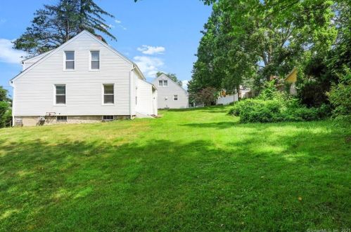 19 Hayes Ave, Norwalk, CT 06855-2204