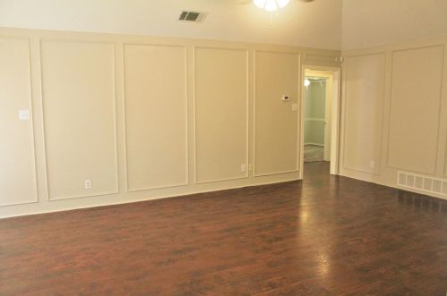 2023 Arles Ln, Carrollton TX  75007-2206 exterior