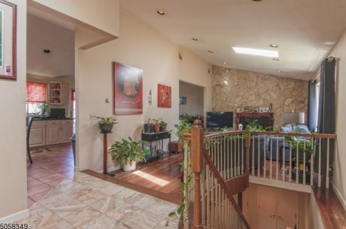 29 Rock Spring Ave, Town Center, NJ 07052-2626