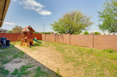 2325 Clairborne Dr, Fort Worth TX  76177-7571 exterior