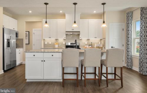 31 Winifred Dr, Hanover PA 17331-9714 exterior