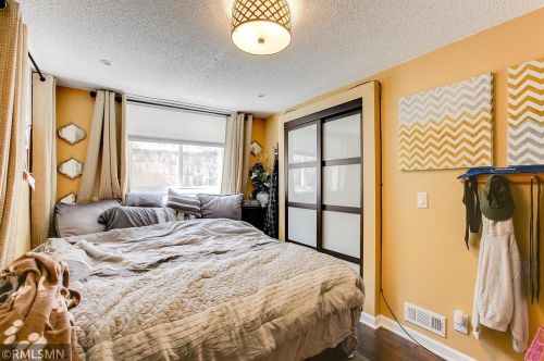 3422 Highlander Dr, Saint Paul MN  55122-1310 exterior