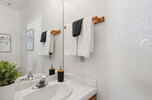 11400 Sitzmark Way, Truckee CA  96161-6129 exterior