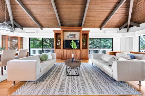 120 Hanupaoa Pl, Honolulu, HI 96822-1578