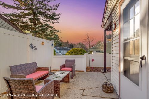 701 Friar Ct, Lakehurst, NJ 08759-6945