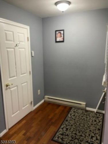 81 Overlook Dr, Clinton, NJ 08809-1133
