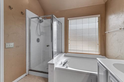 4601 Parkview Ln, Fort Worth TX  76182-4637 exterior