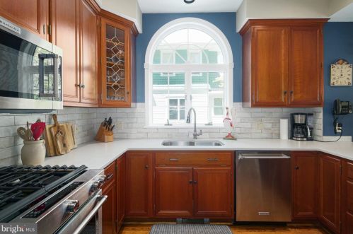 115 Lafayette Ave, Haddonfield NJ 08033-3332 exterior